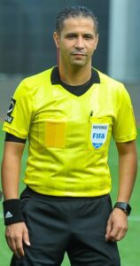 محمود عاشور حكم تقنيه الفيديو